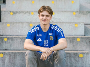 Henrik Bäckström skriver A-lagskontrakt!