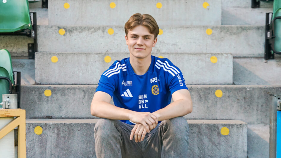 Henrik Bäckström skriver A-lagskontrakt!