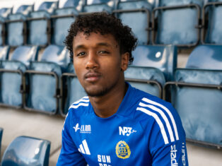 Abdulahi Shino skriver A-lagskontrakt!